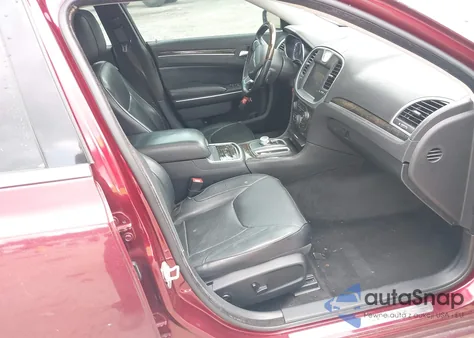 2015 Chrysler 300C z USA, uszkodzony, nr VIN 2C3CCAEG8FH832971